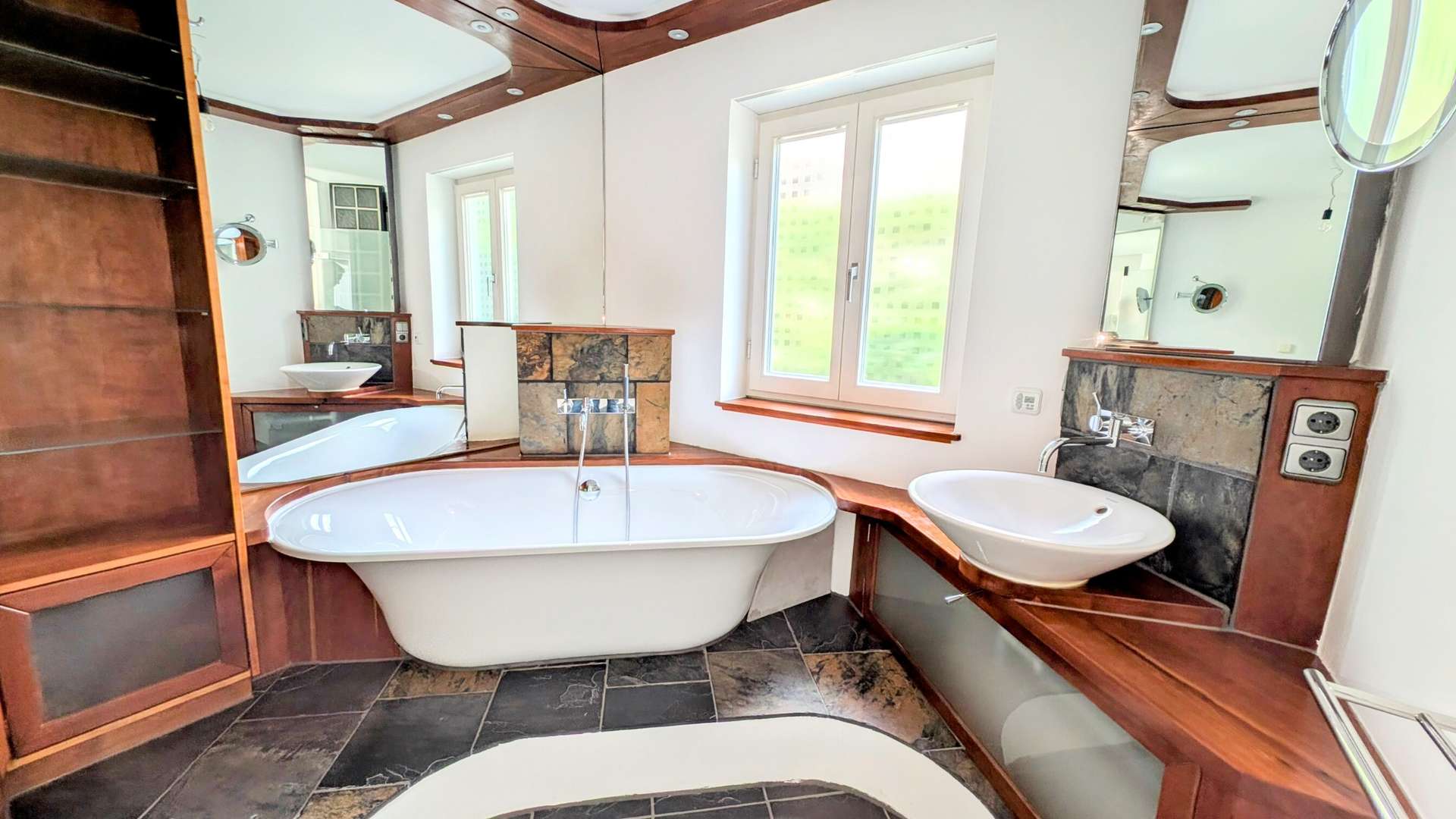 Bad-Badewanne