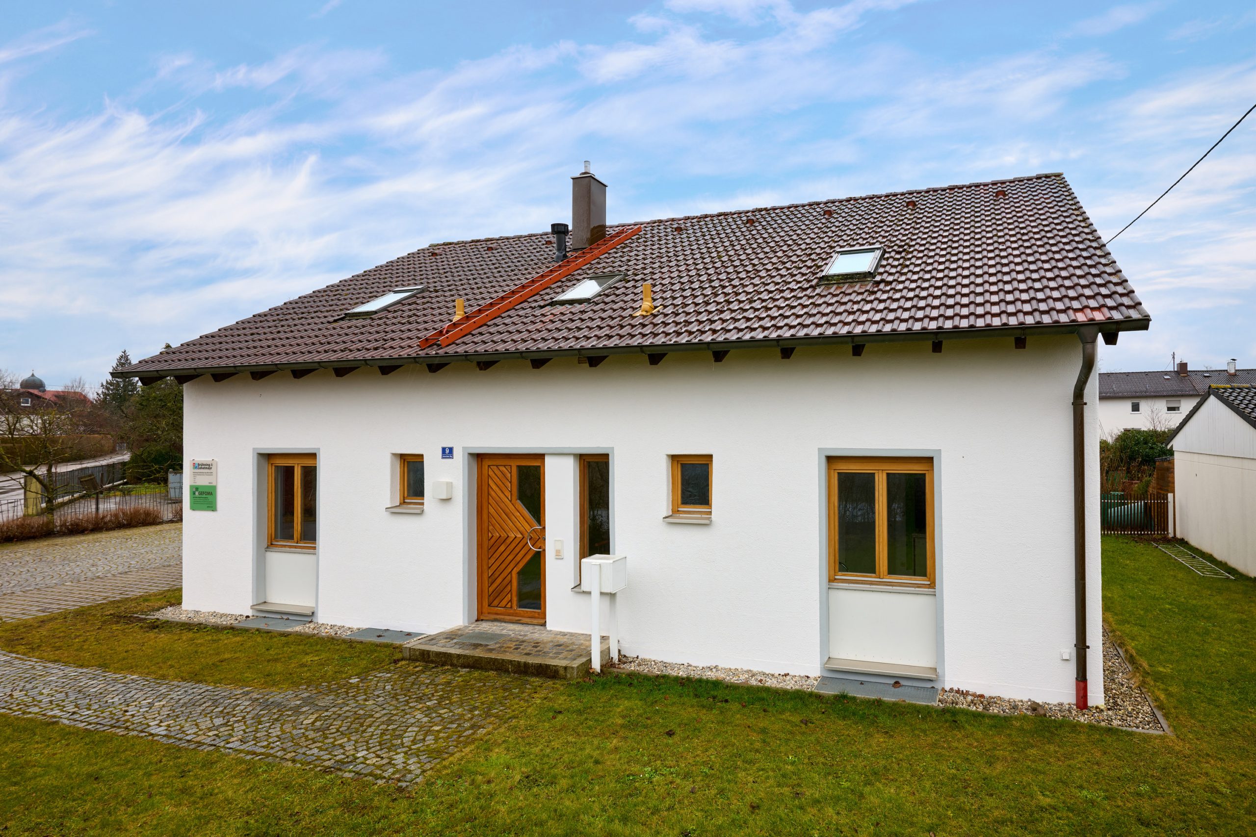 Ein eigenes Haus – Ihr neues Gewerbeobjekt mit vielseitigen Nutzungsmöglichkeiten! — Bild 1