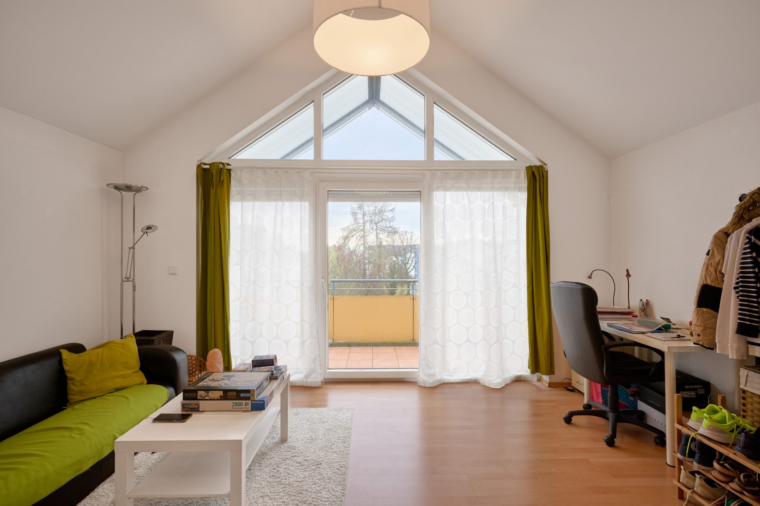 Anlage oder Eigennutzung – Gemütliche Dachgeschosswohnung mit Balkon! — Bild 1