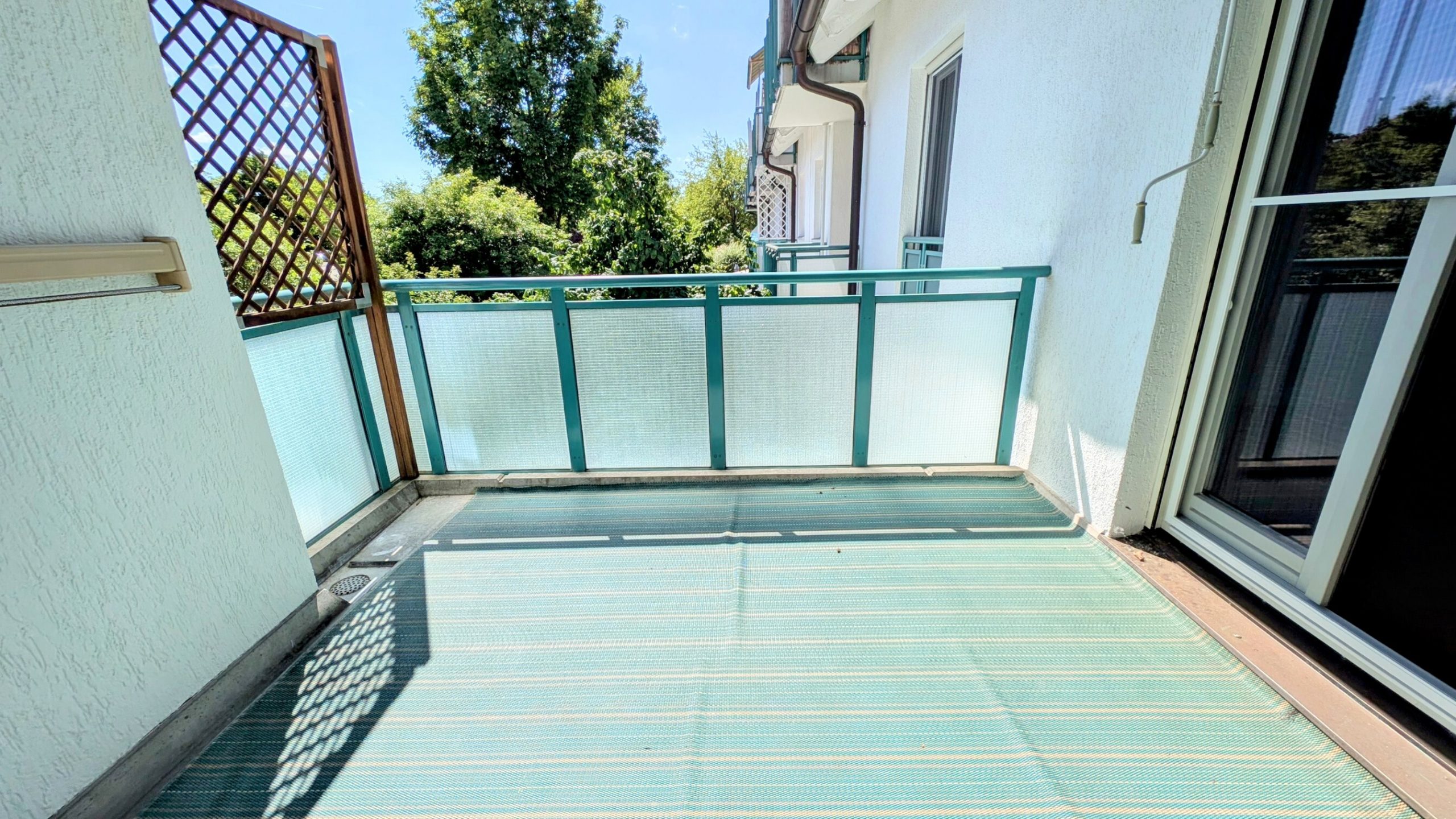 Helle 3-Zimmerwohnung mit großem Balkon, Top-Grundriss und Tiefgaragenstellplatz — Bild 1