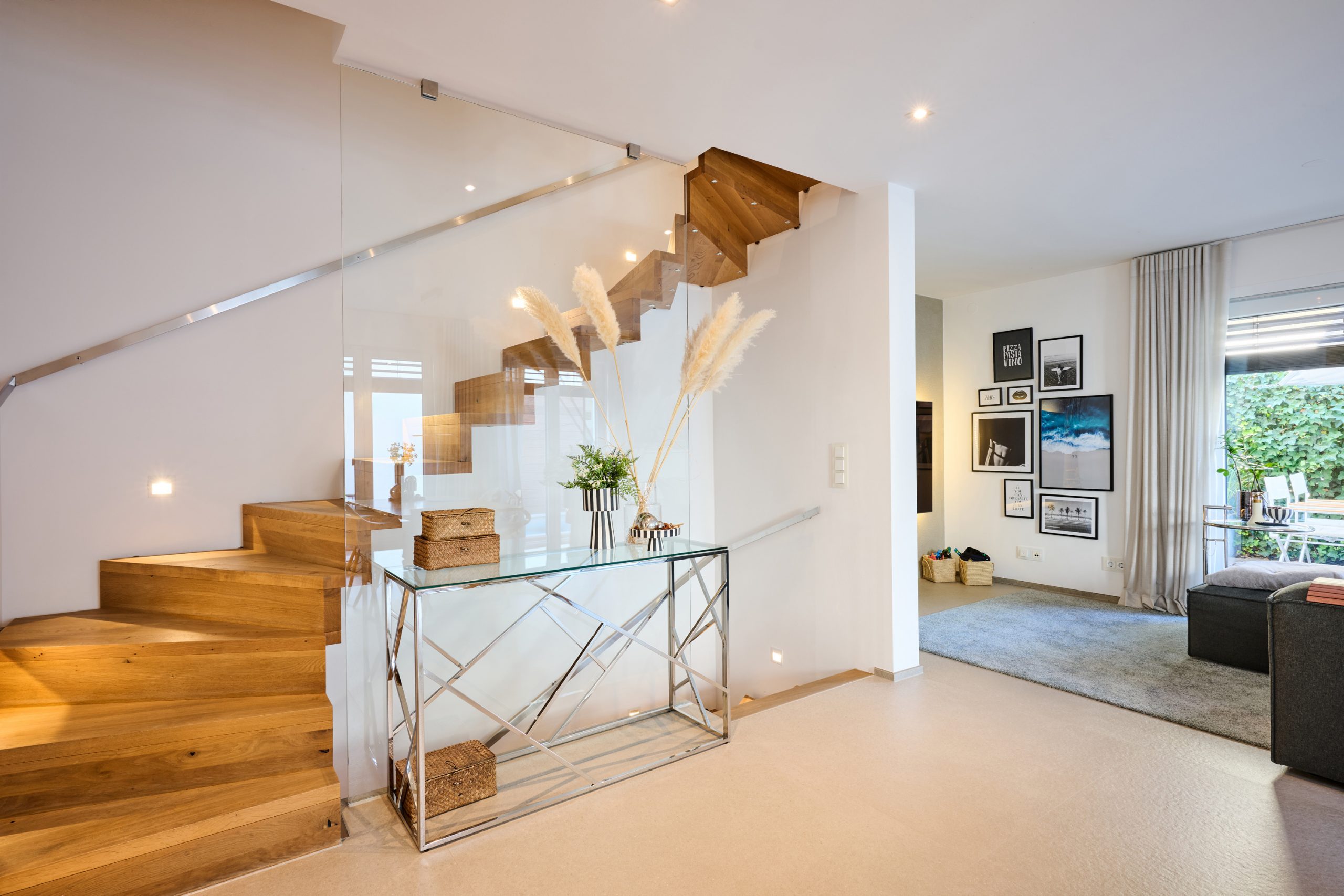 Doppelhaus-Highlight in Bestlage: Luxus mit Pool & Spitzen-Energiewerten–Ein Zuhause der Extraklasse — Bild 1