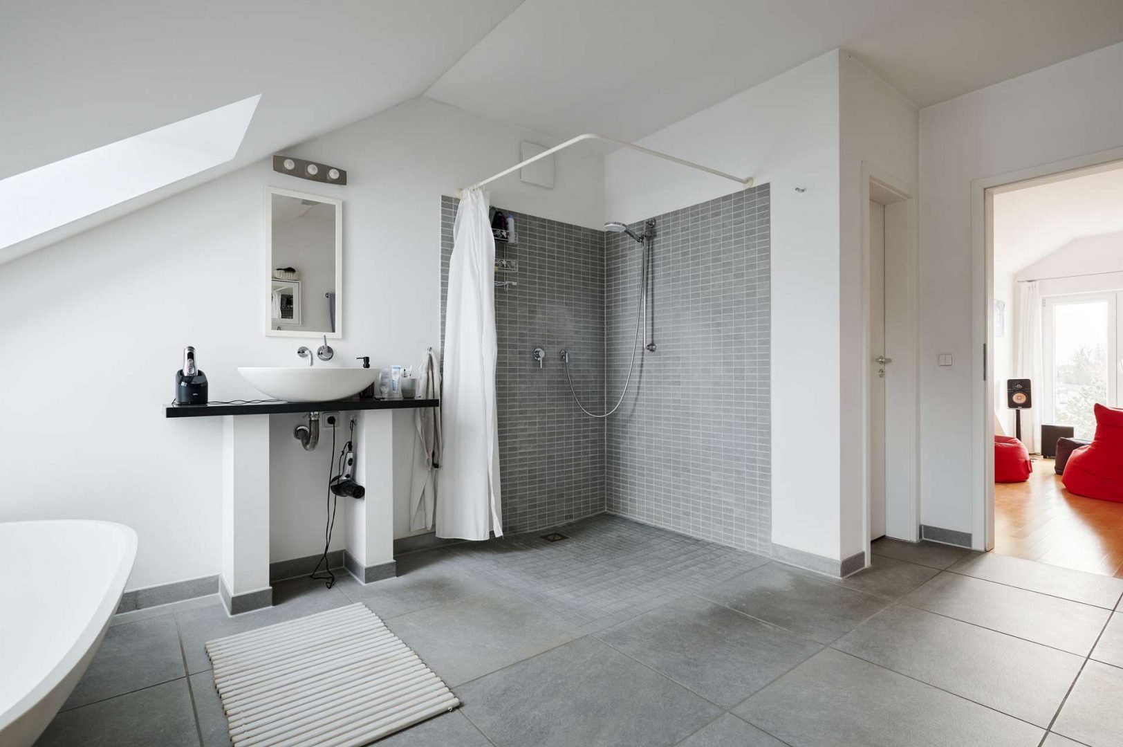 Dachgeschoss-Badezimmer