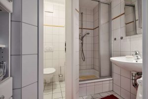 Erdgeschoss-sep. Wohnung-Bad