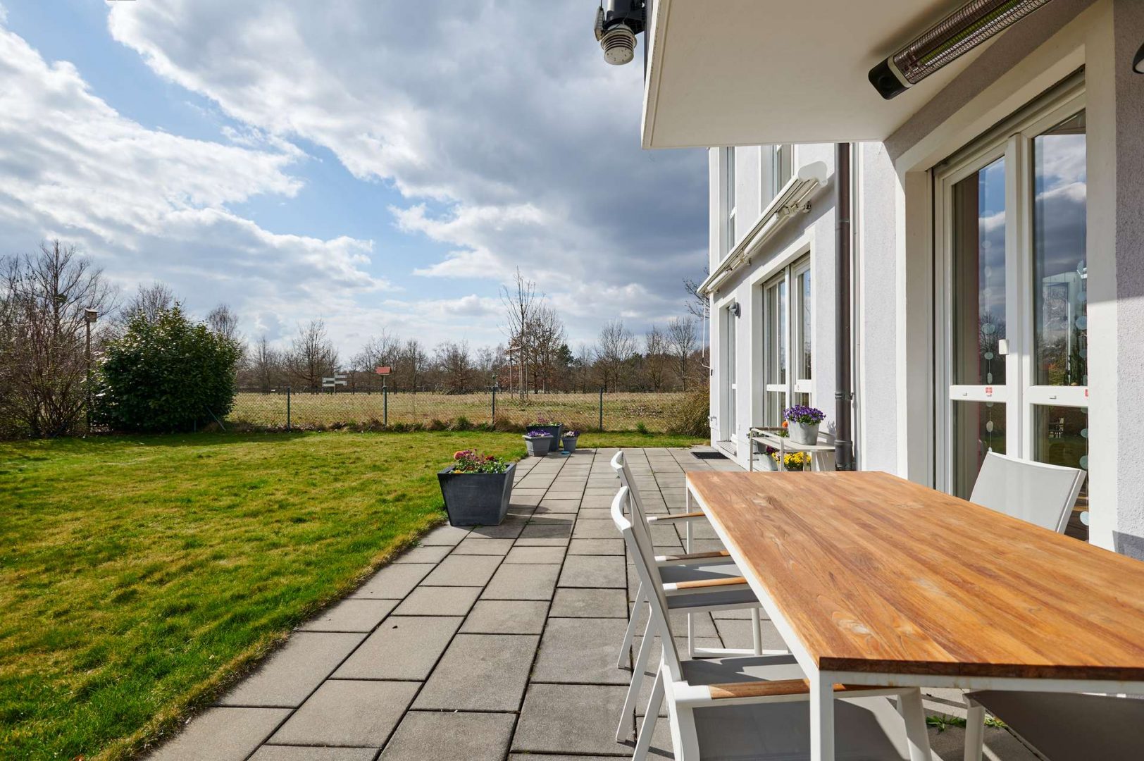 Terrasse und Garten