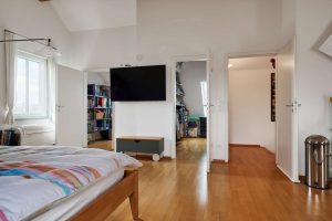 Dachgeschoss-Blick in Ankleidezimmer