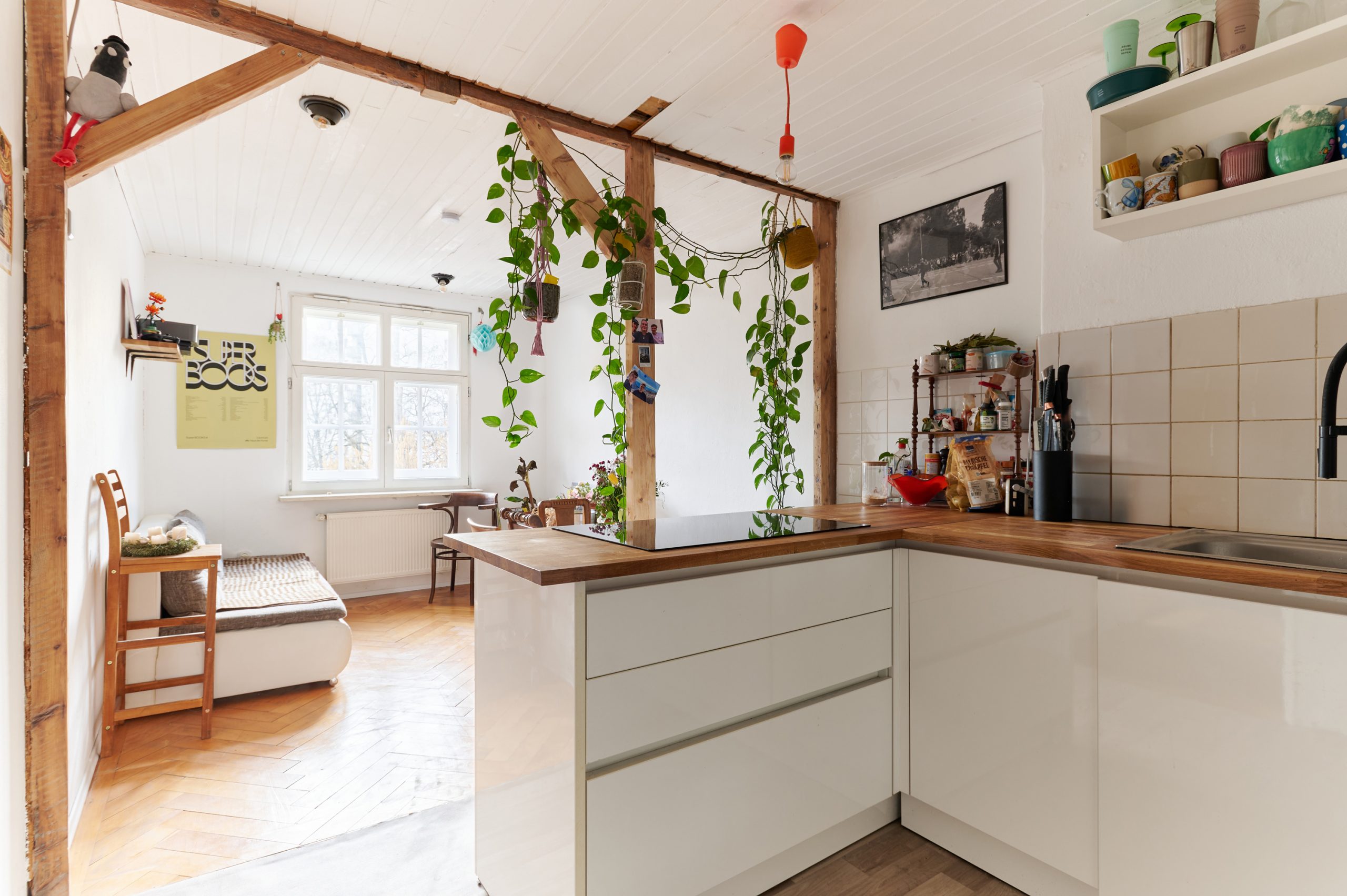 Altbaucharme trifft Zukunftsperspektive! 3,5-Zimmerwohnung mit Loggia im denkmalgeschützten Haus — Bild 12