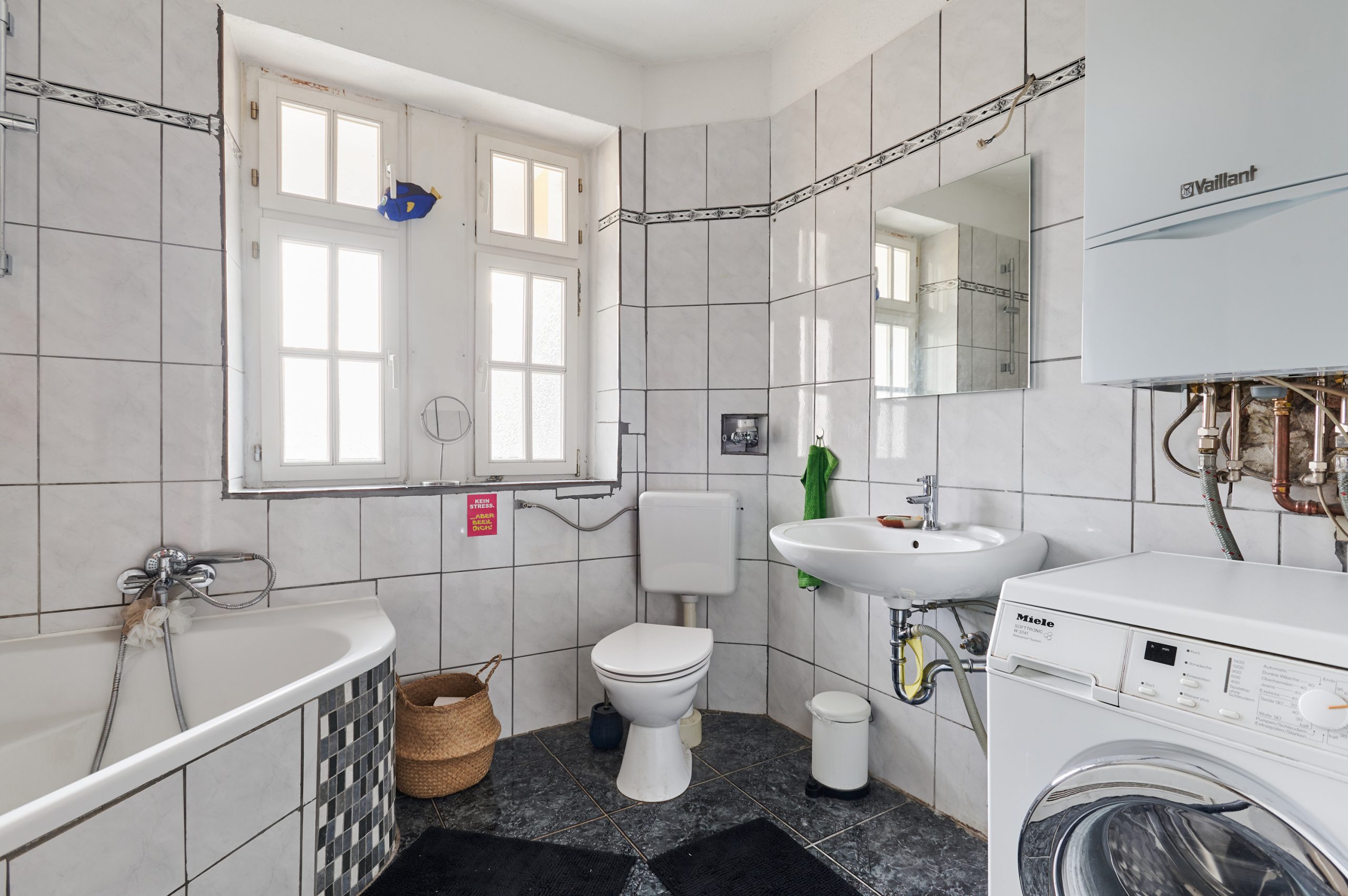 Altbaucharme trifft Zukunftsperspektive! 3,5-Zimmerwohnung mit Loggia im denkmalgeschützten Haus — Bild 10