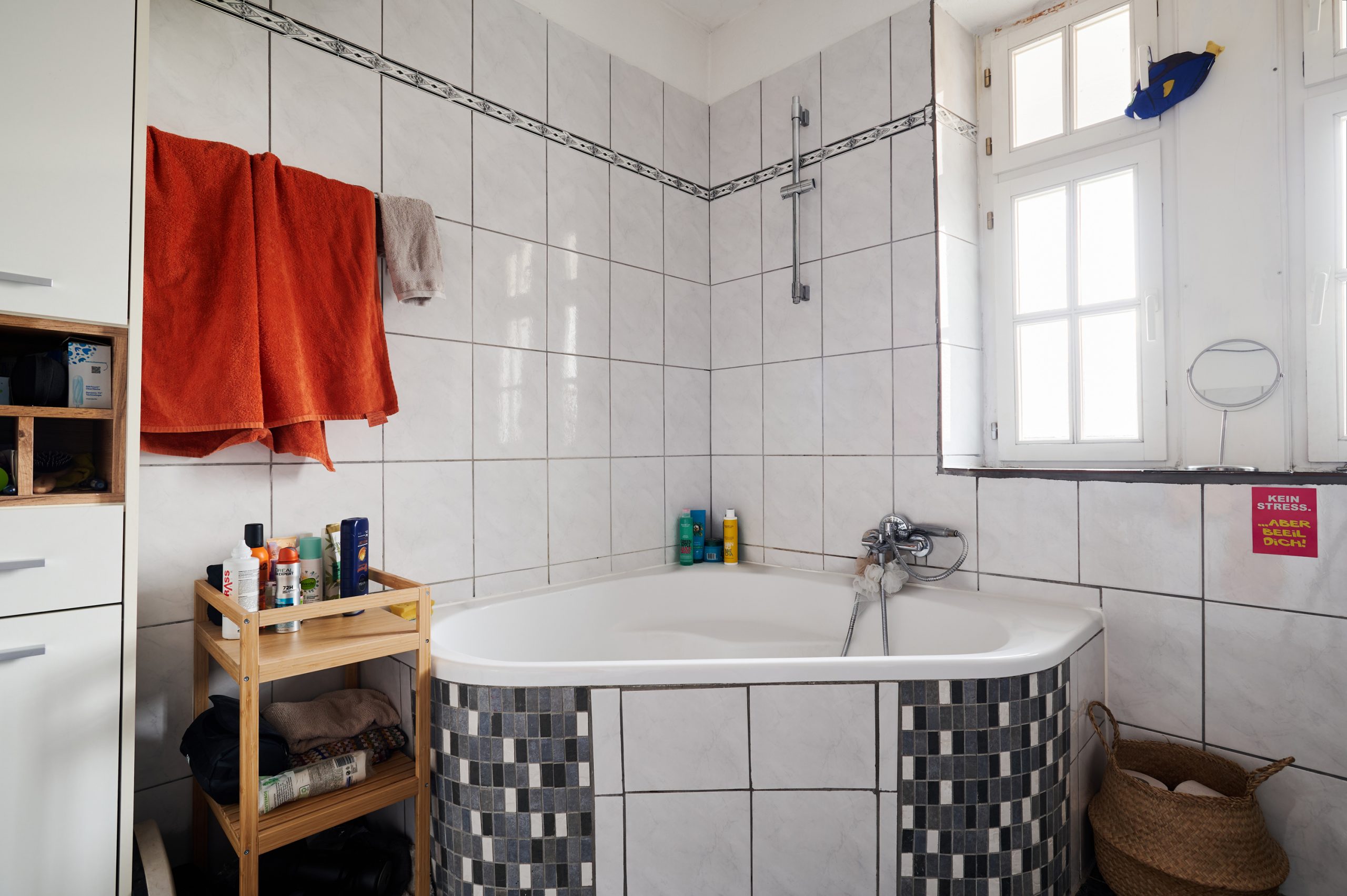 Altbaucharme trifft Zukunftsperspektive! 3,5-Zimmerwohnung mit Loggia im denkmalgeschützten Haus — Bild 11