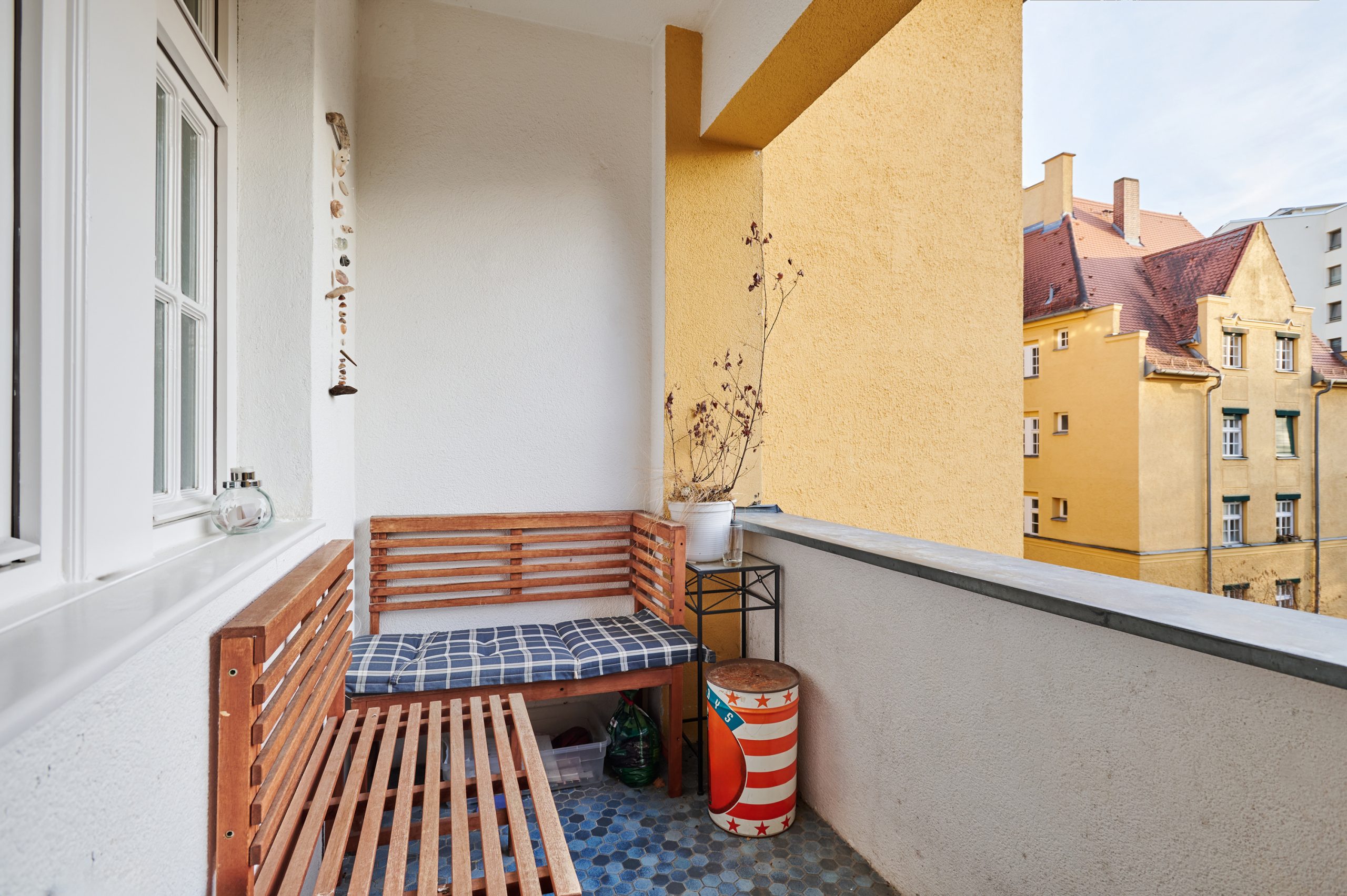 Altbaucharme trifft Zukunftsperspektive! 3,5-Zimmerwohnung mit Loggia im denkmalgeschützten Haus — Bild 18