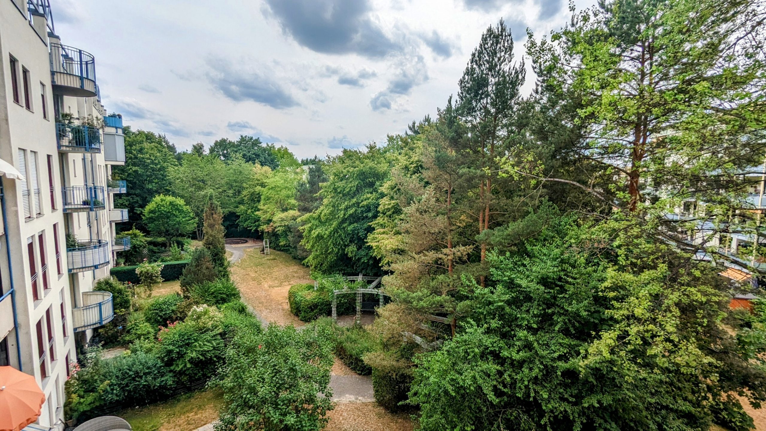 Alles im grünen Bereich! Energieeffizient√ Aufzug√ Balkon√ Stellplatz√ Einbauküche√ — Bild 2