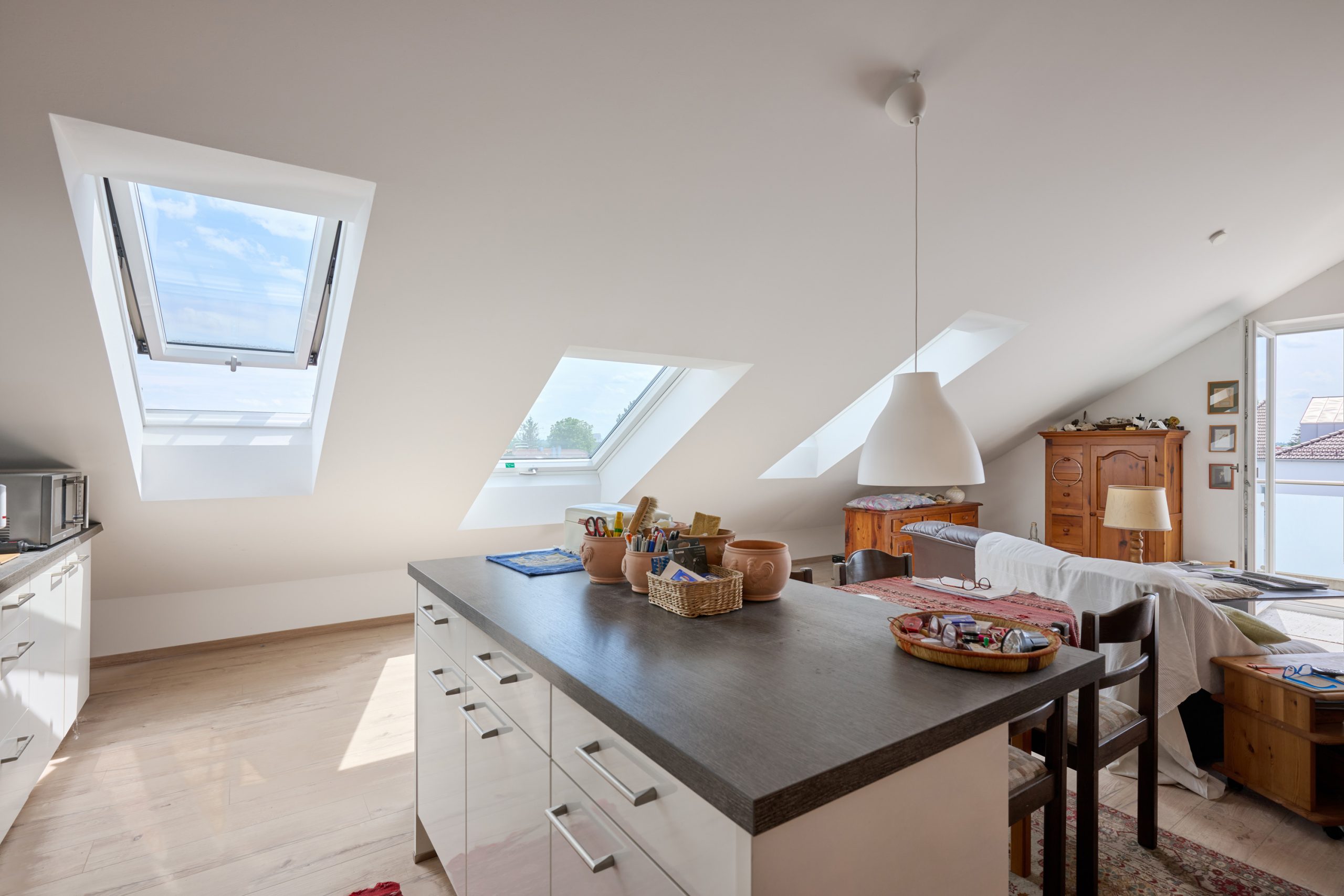 Hoch hinauf und tief geparkt: Penthouse- Feeling mit XXl- Balkon und zwei Tiefgaragen-Stellplätzen! — Bild 11