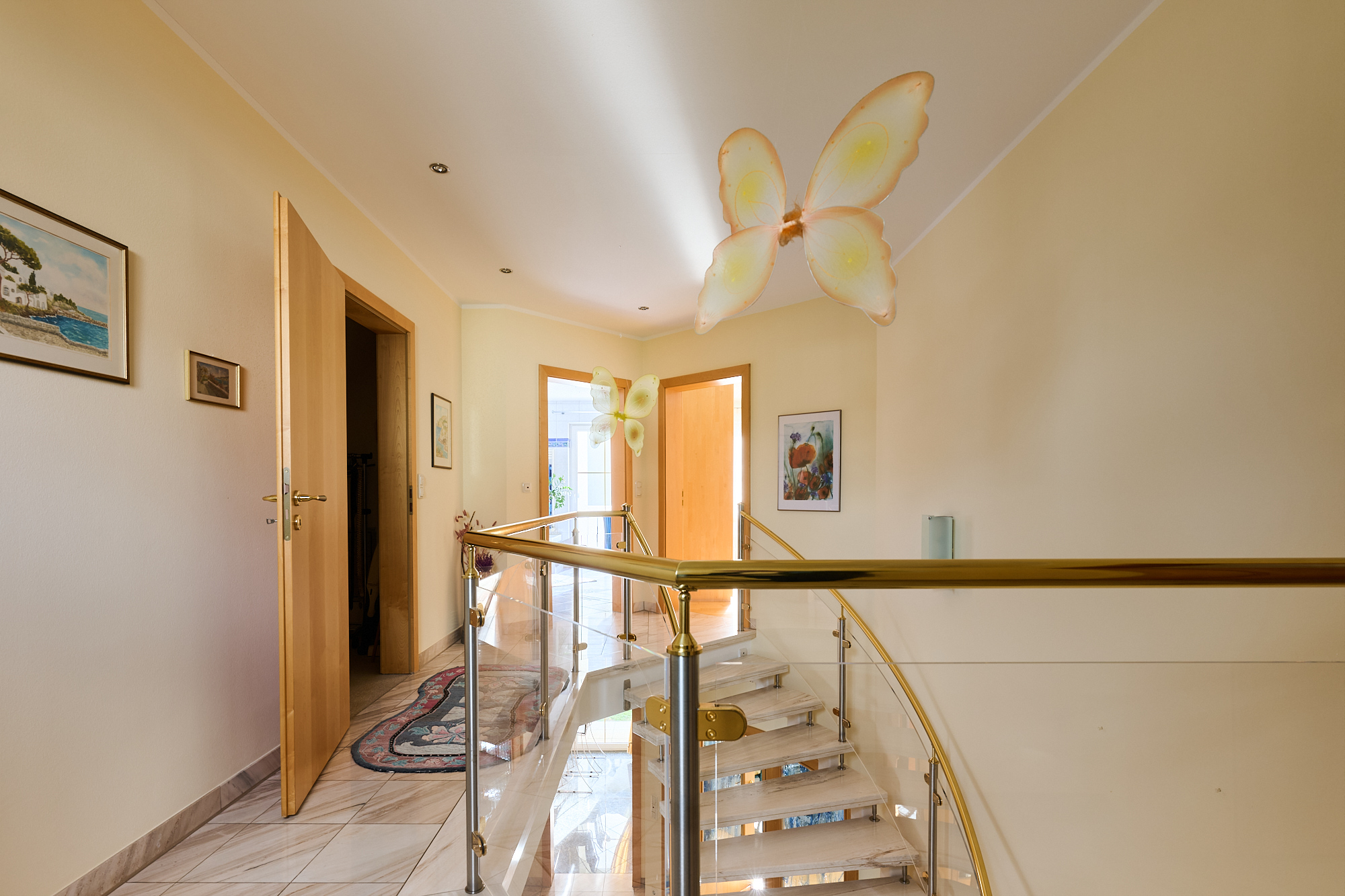 Exklusives Einfamilienhaus in ruhiger Traumlage – Eleganz, Raum und Komfort vereint — Bild 14