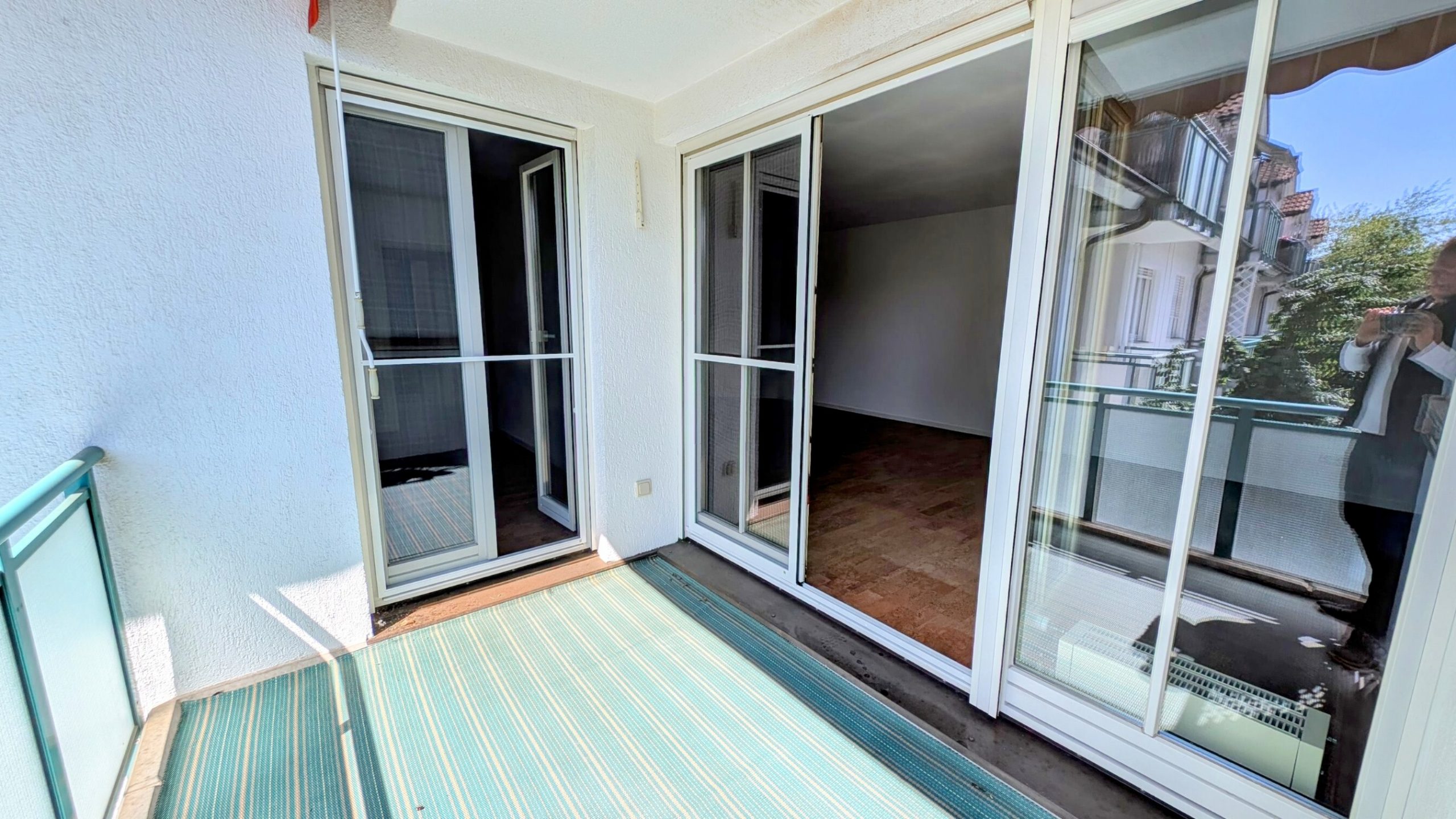 Helle 3-Zimmerwohnung mit großem Balkon, Top-Grundriss und Tiefgaragenstellplatz — Bild 2
