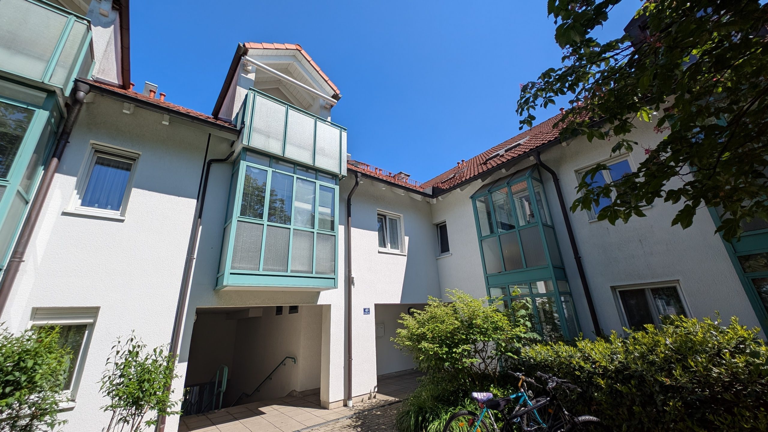 Helle 3-Zimmerwohnung mit großem Balkon, Top-Grundriss und Tiefgaragenstellplatz — Bild 13