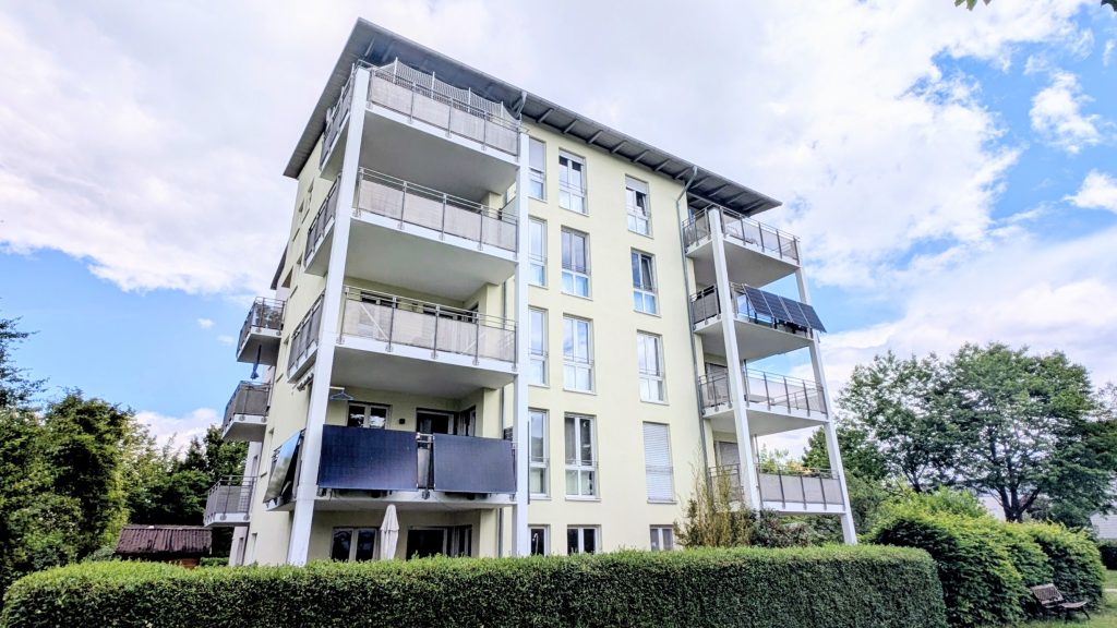 Sonnige 2-Zimmer-Wohnung mit XXL-Balkon, Aufzug und Tiefgaragenstellplatz