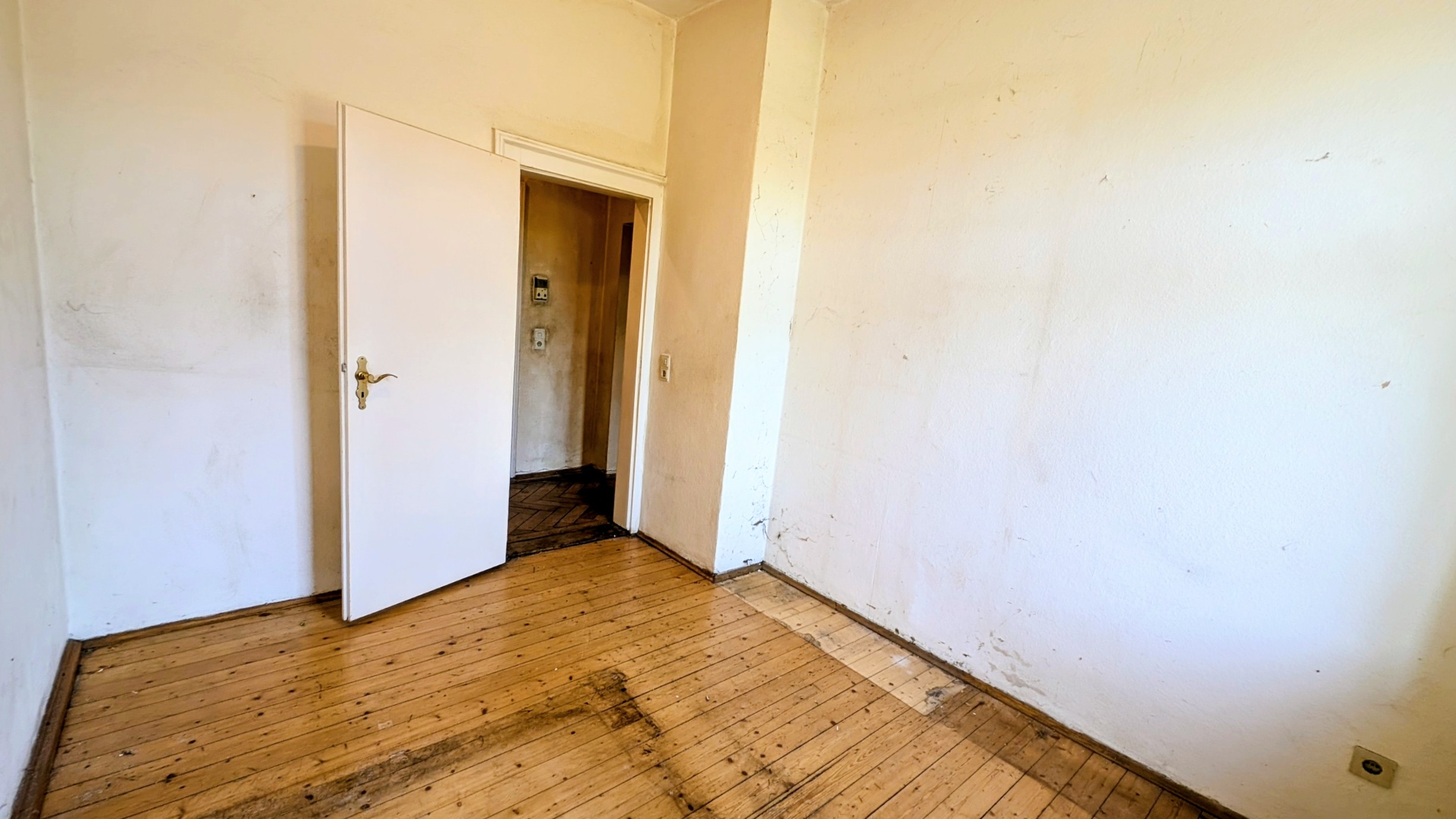Ihr Sanierungsprojekt in einer top Lage, die man nicht renovieren muss! — Bild 8