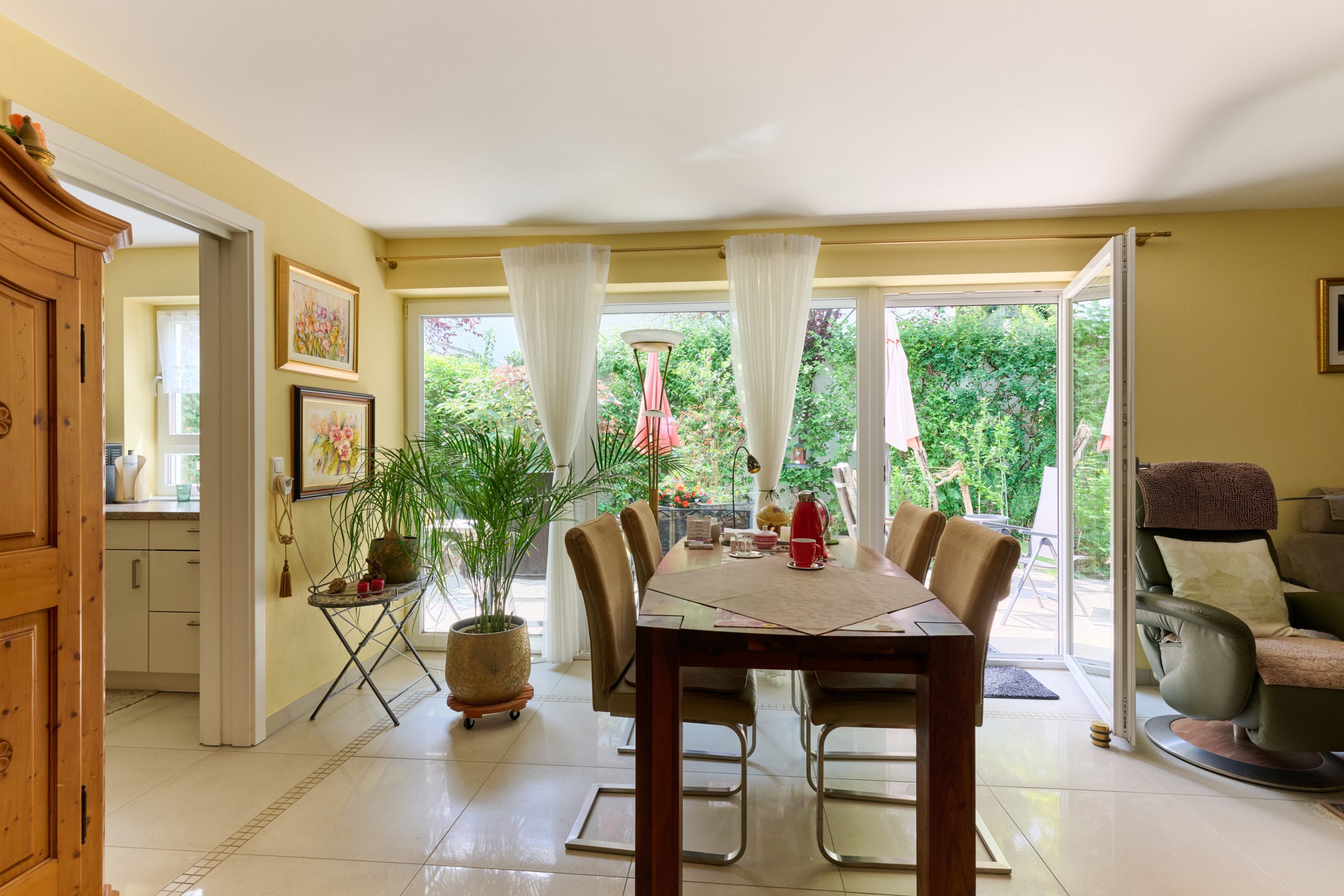 Gartenidylle in Bestlage–Top Wohnung mit Terrasse, ca. 140 m² Privatgarten und A+ Energieeffizienz! — Bild 6