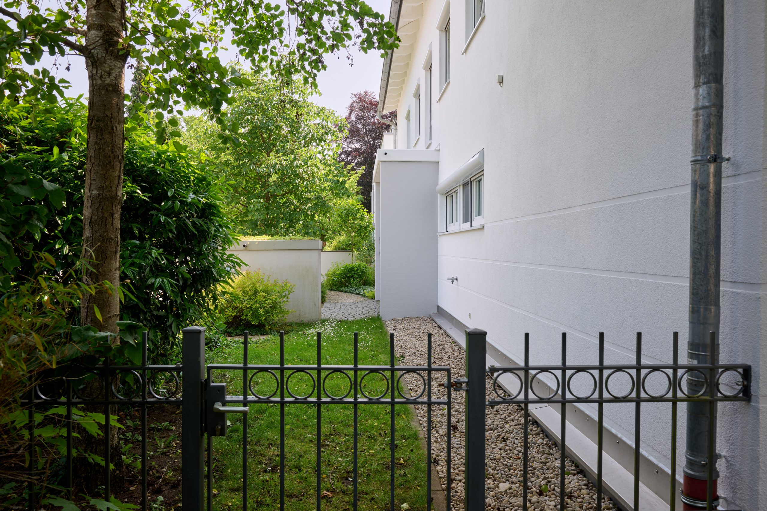Gartenidylle in Bestlage–Top Wohnung mit Terrasse, ca. 140 m² Privatgarten und A+ Energieeffizienz! — Bild 23