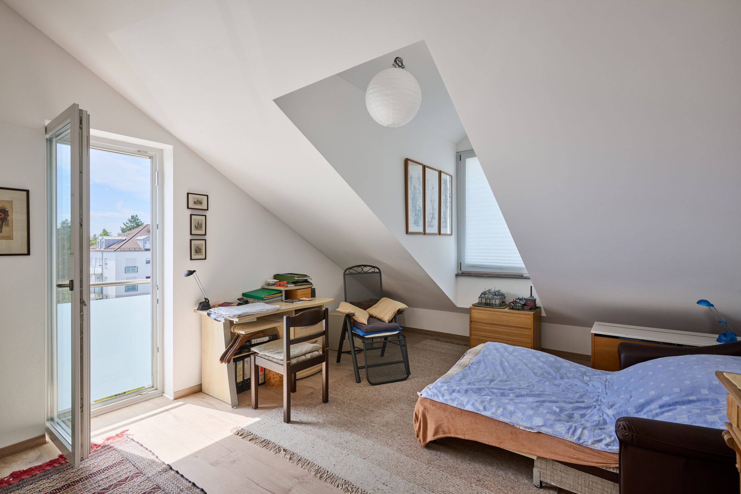 Hoch hinauf und tief geparkt: Penthouse- Feeling mit XXl- Balkon und zwei Tiefgaragen-Stellplätzen! — Bild 17