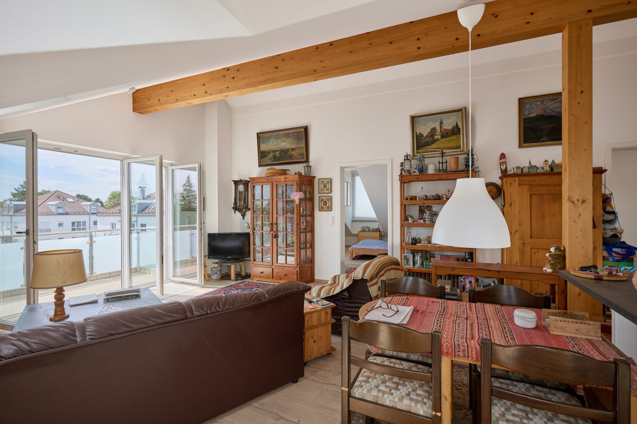 Hoch hinauf und tief geparkt: Penthouse- Feeling mit XXl- Balkon und zwei Tiefgaragen-Stellplätzen! — Bild 6