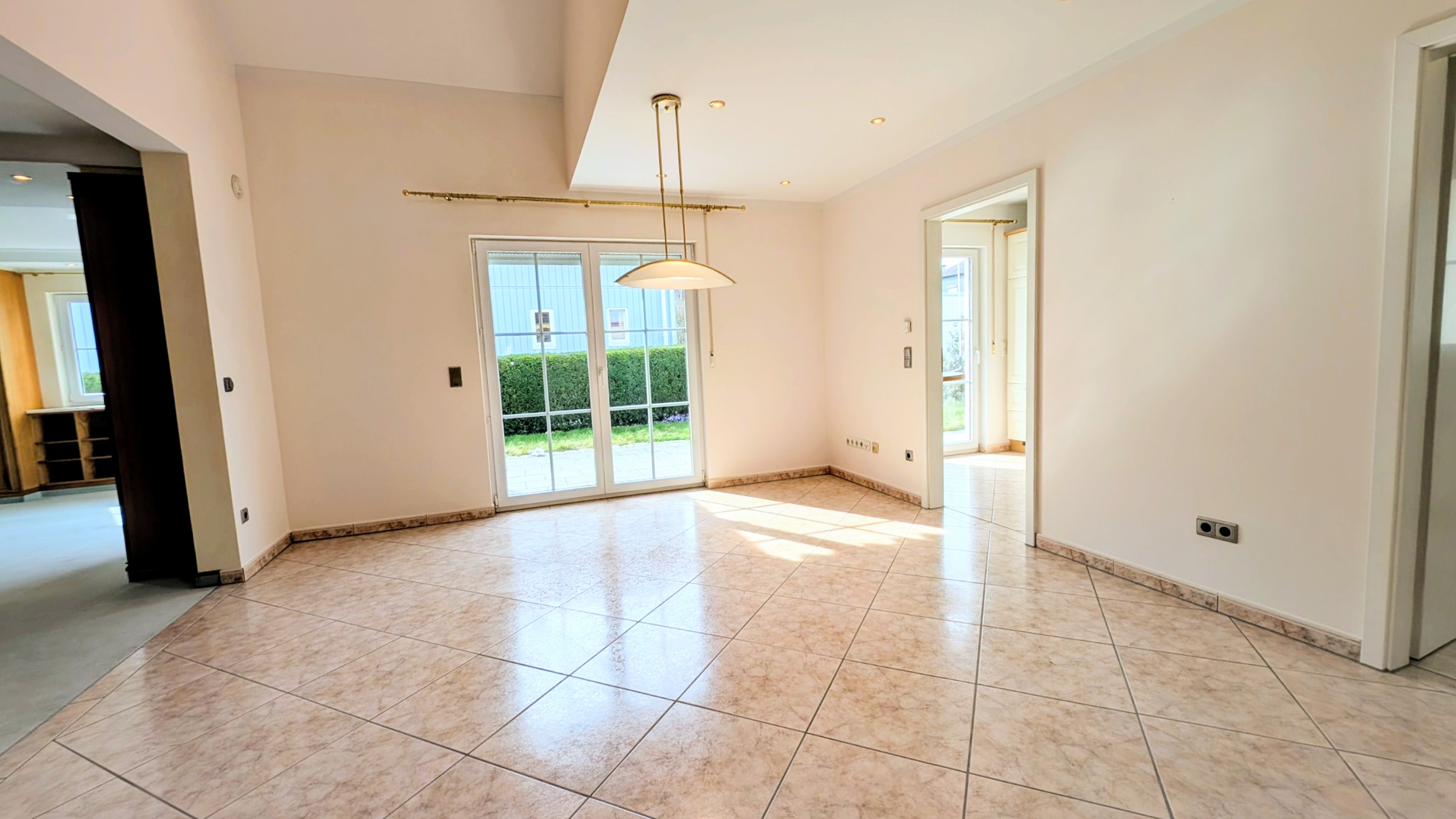 Einfamilienhaus mit großzügigem Raumgefühl, flexiblen Gestaltungsmöglichkeiten und Traum Grundstück — Bild 5