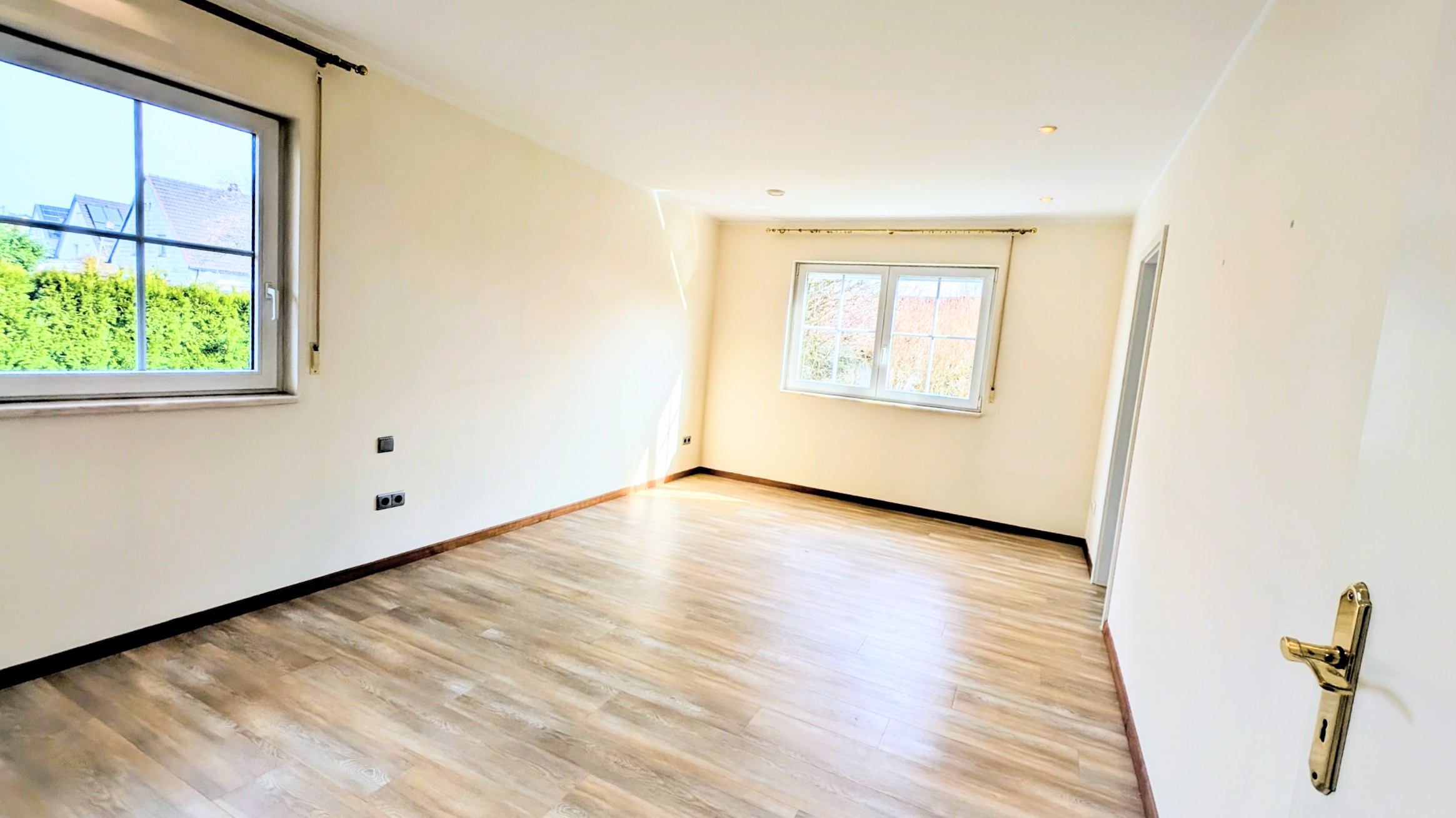 Einfamilienhaus mit großzügigem Raumgefühl, flexiblen Gestaltungsmöglichkeiten und Traum Grundstück — Bild 17