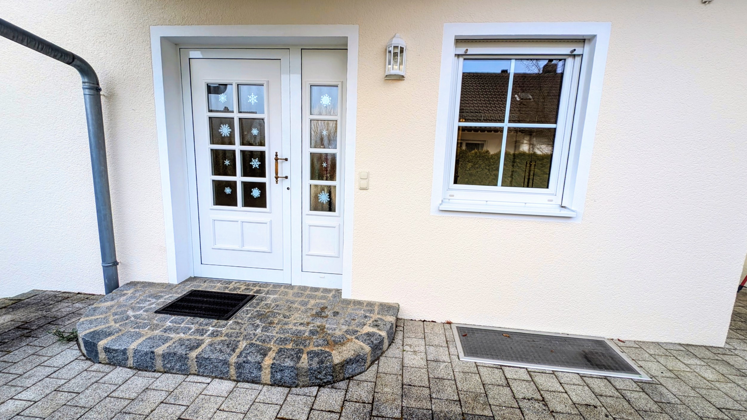 Einfamilienhaus mit großzügigem Raumgefühl, flexiblen Gestaltungsmöglichkeiten und Traum Grundstück — Bild 2