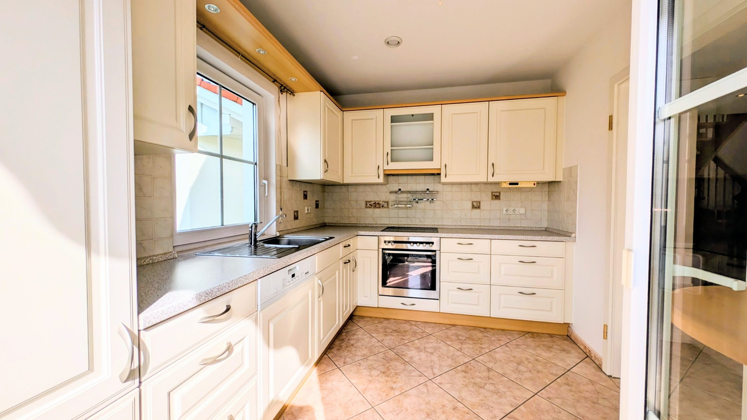 Einfamilienhaus mit großzügigem Raumgefühl, flexiblen Gestaltungsmöglichkeiten und Traum Grundstück — Bild 11