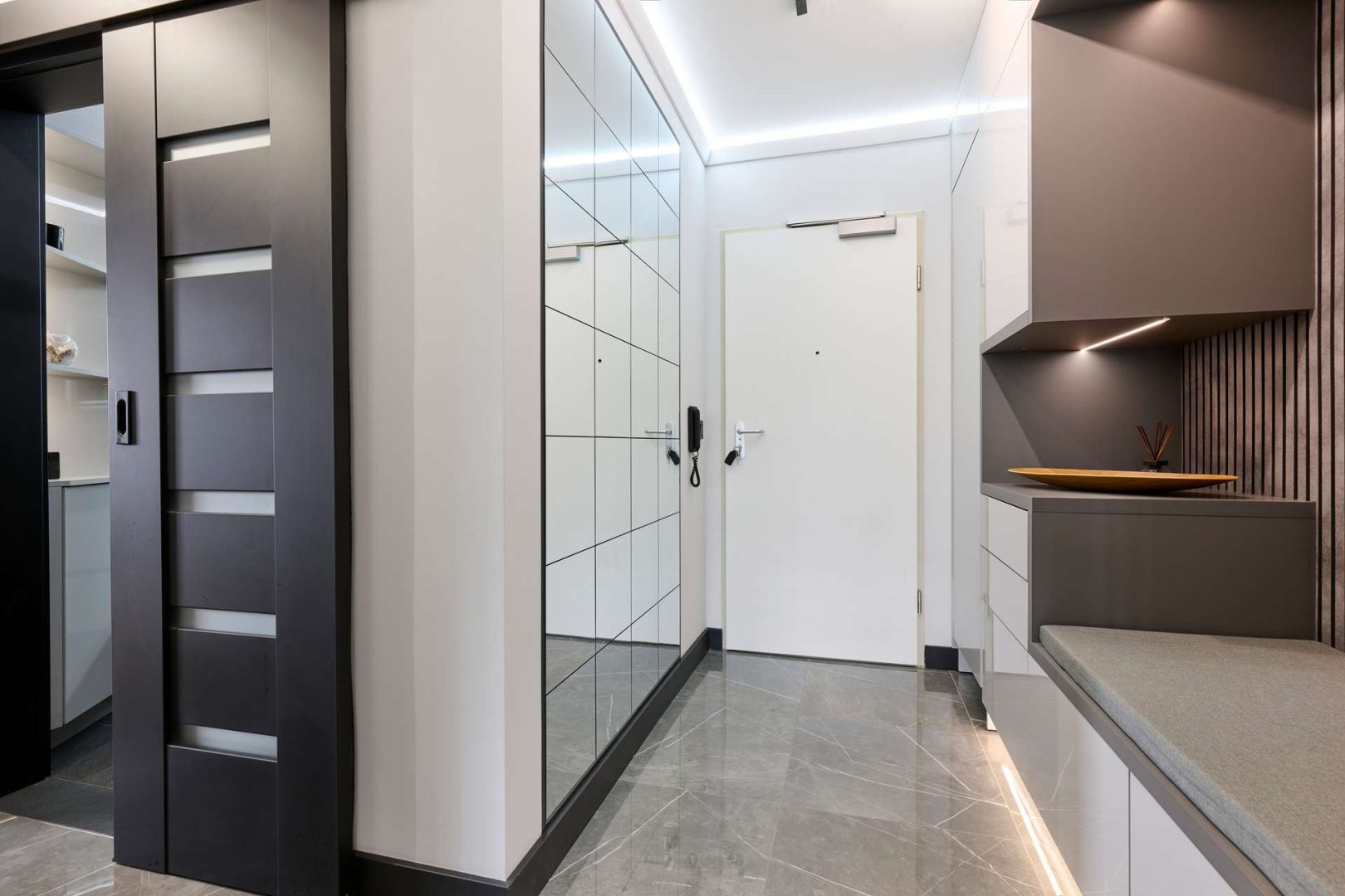Eingangsbereich-Einbauschrank