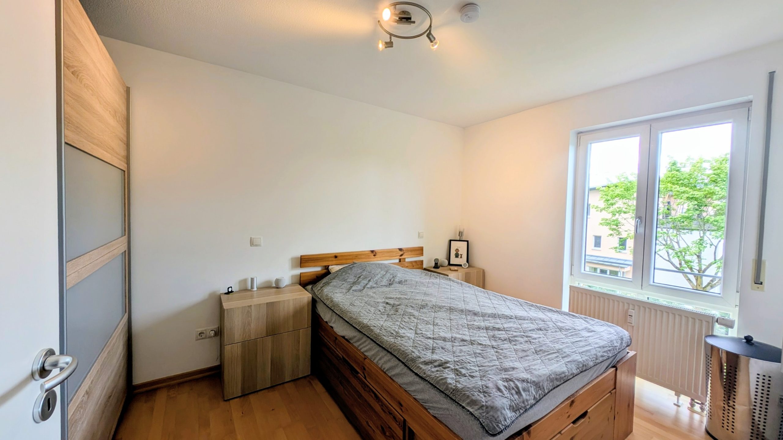 Sonnige 2-Zimmer-Wohnung mit XXL-Balkon, Aufzug und Tiefgaragenstellplatz — Bild 5