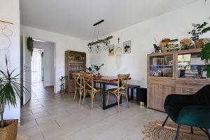Wohnzimmer-Blick zum Essbereich